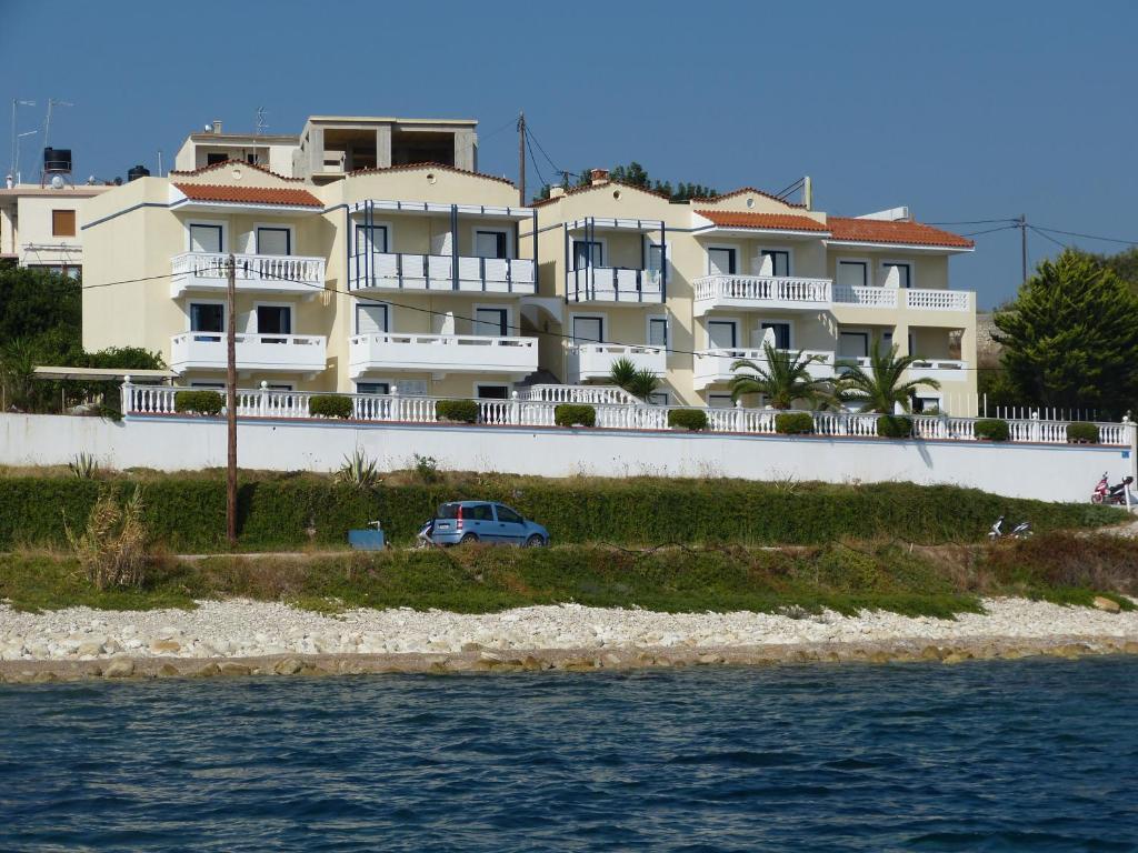 Ostria Seaside Studios And Apartments Katarráktis Exterior foto